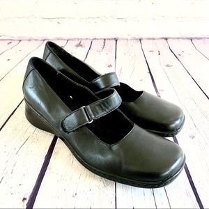 I Love Comfort Black Leather Shoes Size 9.5